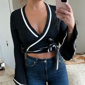 BRAND NEW NWT Forever21 wrap top